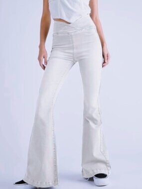 Free People High Rise size 24 - High Rise Stretch Pull On Jeans IVORY color